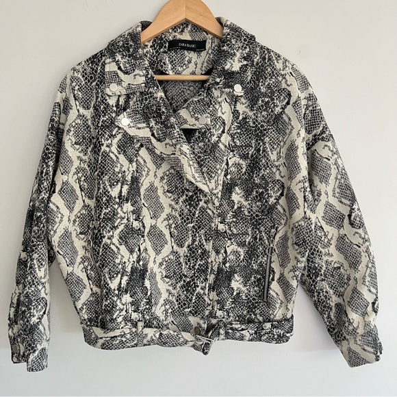 ZARA Snake Animal Print w Belt Buckle 1/2 Zipper Biker Moto Biker Jacket Sz M - Picture 5 of 16